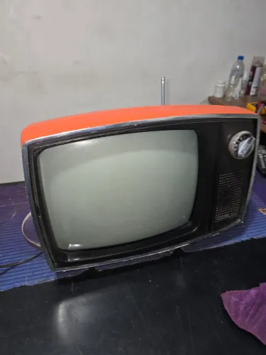 TV Vintage - Philco Ford Safari Laranja
