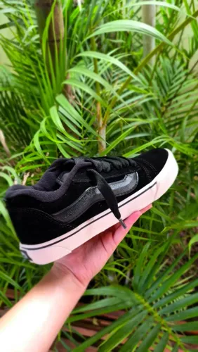 Tênis Vans Knu skool