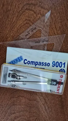 Par de esquadros profissionais (Desetec) e Compasso Profissional 9001 Trident