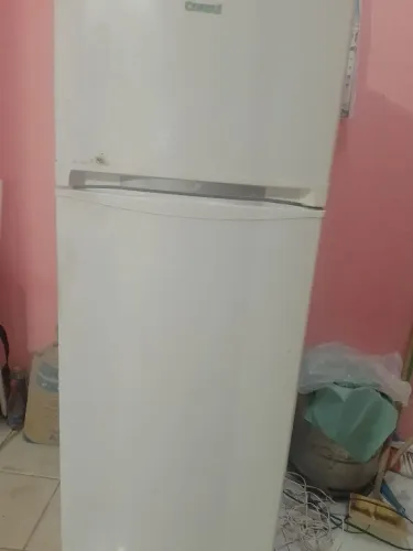 Geladeira 280 litros 