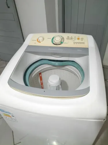 Vendo uma máquina de lavar roupa 10 quilos da Consul facilite bem silincioza funcionando