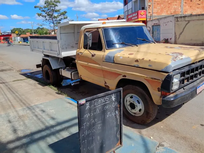 Vendo f350 caçamba