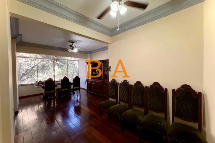 Apartamento Amplo com Suíte, Vista Livre e Excelente Planta