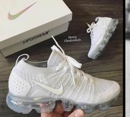 TENIS NIKE BOLHA 12 MOLAS