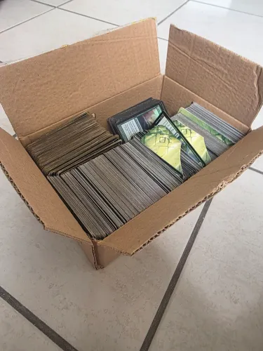 Lote de cartas de Magic the Gathering antigas.