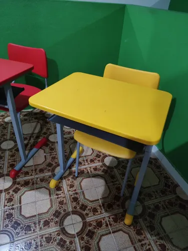 Conjunto mesa e cadeira infantil p/atividade