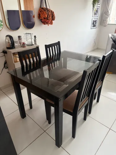 Mesa de jantar 4 lugares