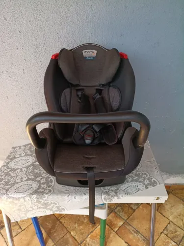 Cadeirinha Matrix evolution k, Burigotto, grupos 0+, 1 e 2, de 0 a 25 kg.
