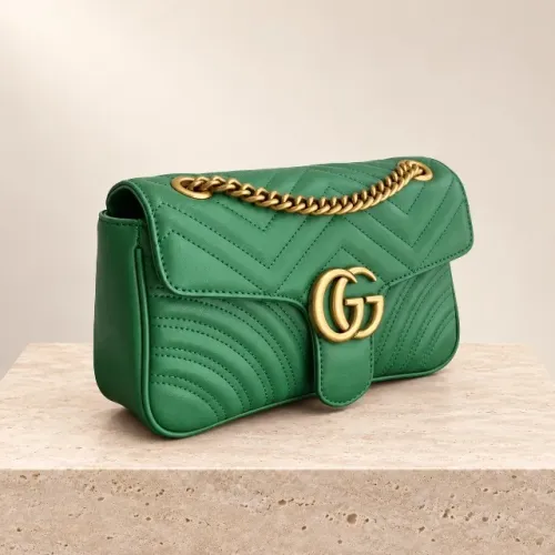 Bolsa Gucci Marmont  em couro verde 