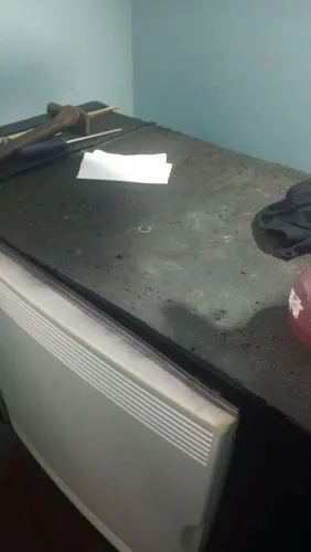Geladeira de bancada usada mas funciona perfeitamente 