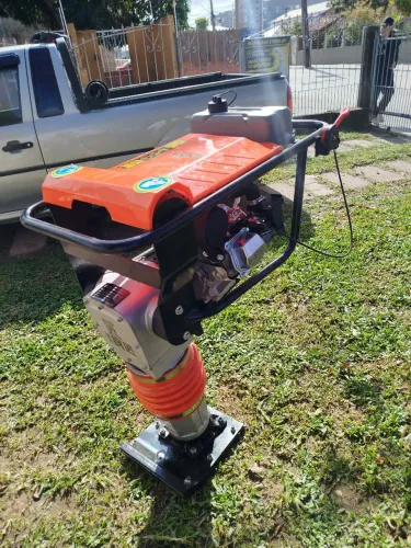 Alugo compactador de solo tipo sapo 