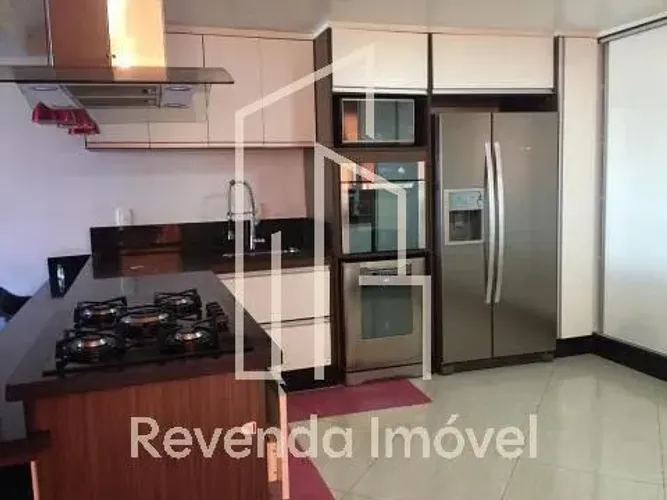 Casa bem localizada.Imóvel arejado e recém reformada (cozinha, sala e área de lazer).