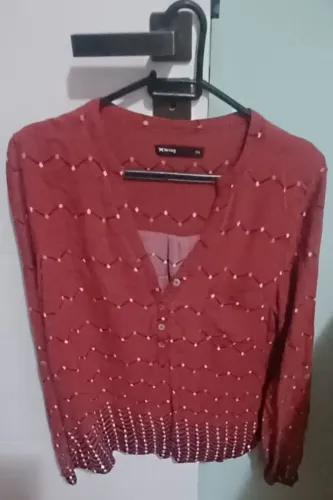 Camisa em tecido