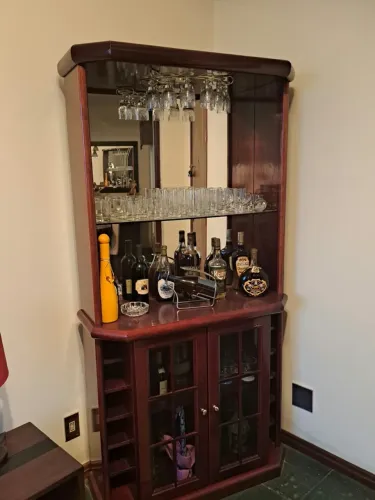 Barzinho super novo de madeira