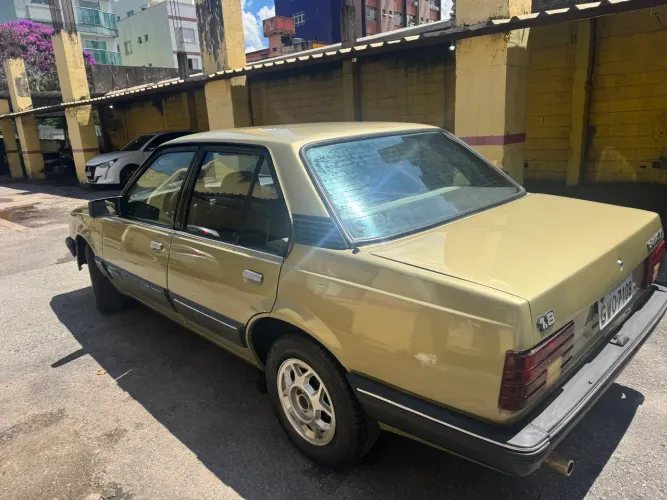 Chevrolet Monza GL 1.8 Efi/ SL/ L/ 650/barc. 2e4p (álcool) 1984