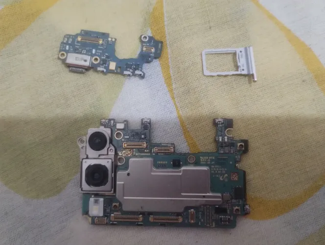 Placa mãe,sub placa e caveta do chip Galaxy Z Flip 3