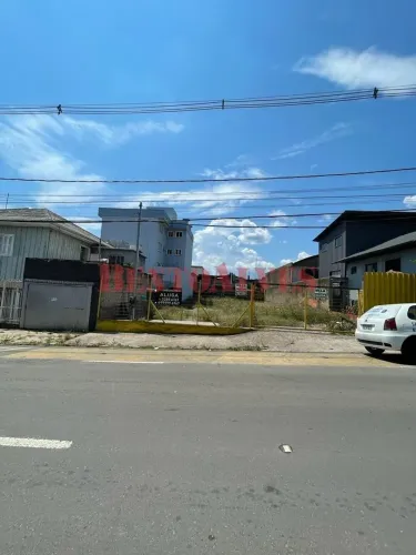 Excelente terreno muito bem localizado, em rua movimentada, com bom fluxo de veículos, pla