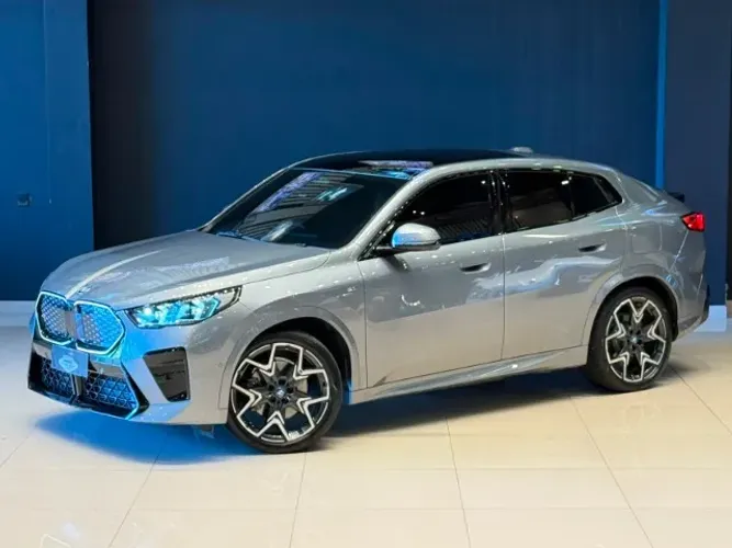 BMW IX 2 Xdrive 30 M Sport (elétrico) 2025