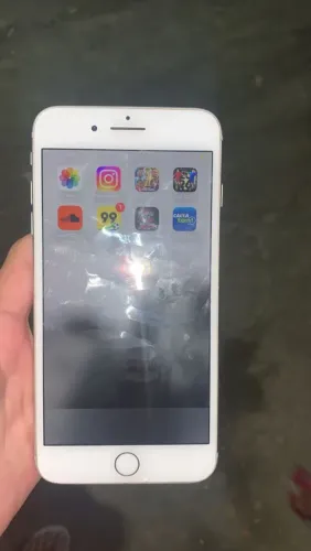 Vende esse iPhone 8plus em perfeito estado mais informações chama no chat