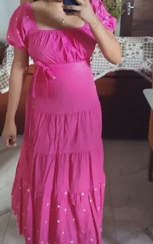 Vestido rosa longo com manga bufante