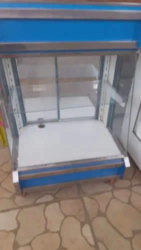 Vendo se este balcão expositor para seu comércio
