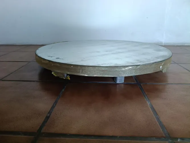 Vendo plataforma em madeira para bolo 