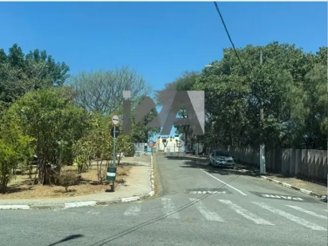 TERRENO PLANO E RETANGULAR