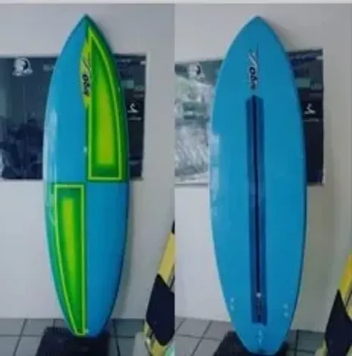 PRANCHA DE SURF C/ QUILHAS +  CAPA + LEASH  