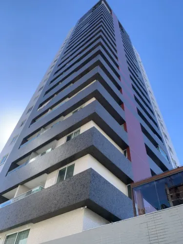 Andar alto com elevadores e lazer