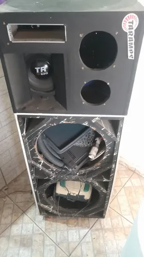 Vendo caixa desom falante de 15 e 2 falante pra reforma