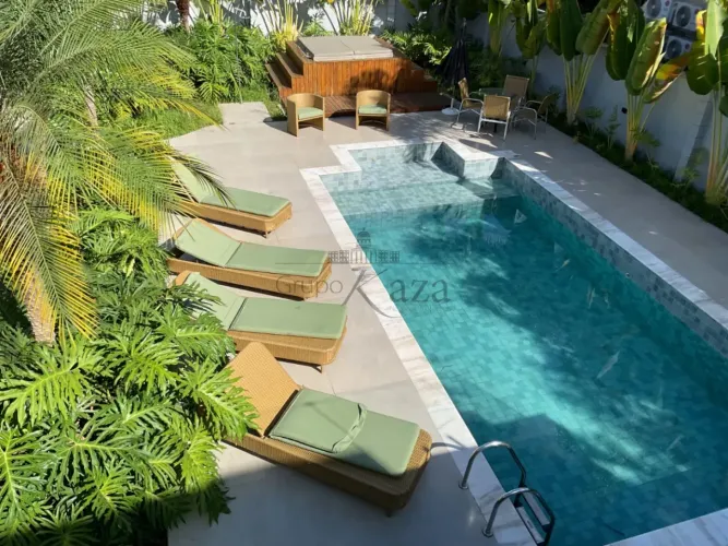 Casa em Condomínio - Tamboré 3 - 4 Suítes - 795m².