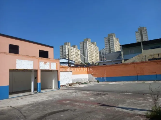 Imóvel Comercial ao Lado do Shopping Campo Limpo com 578 m² em Região de Alto Fluxo