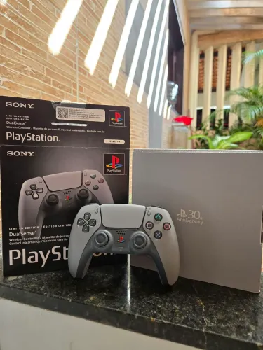Controle PS5 Dualsense - Edição Especial 30 anos