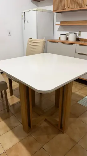 Mesa sozinha