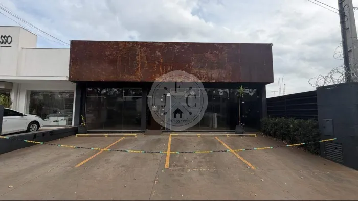 Imóvel comercial com 250 m² construídos para Alugar - Av. Professor João Fiúsa
