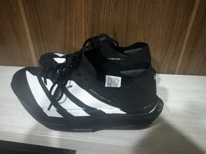 Tênis adidas adizero 
