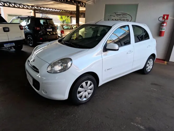 Nissan March S 1.6 16V Flexstart 5P 2012