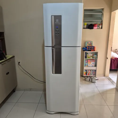 Geladeira eletrolux 402L frosfree