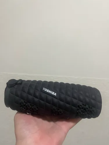 Caixa de Som Bluetooth Toshiba - ORIGINAL usado 3 vezes apenas