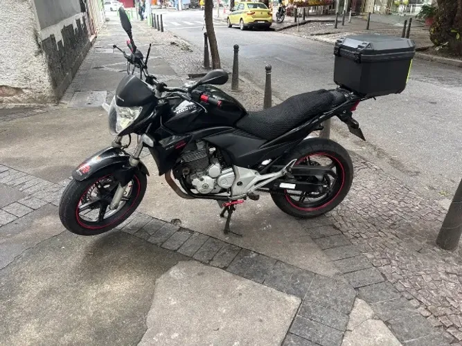 Moto Honda CB 300R 2013