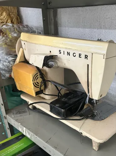 Máquina Singer de costura Singer