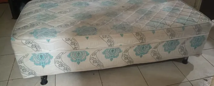 Cama de solteiro (entrega Grátis)