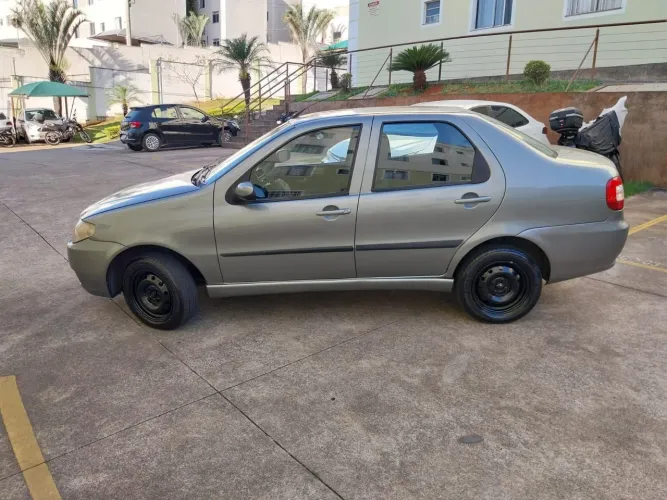 Fiat Siena HLX 1.8 MPI Flex 8V 4P 2007