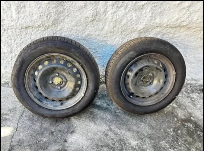 Roda de Logan com pneu zero