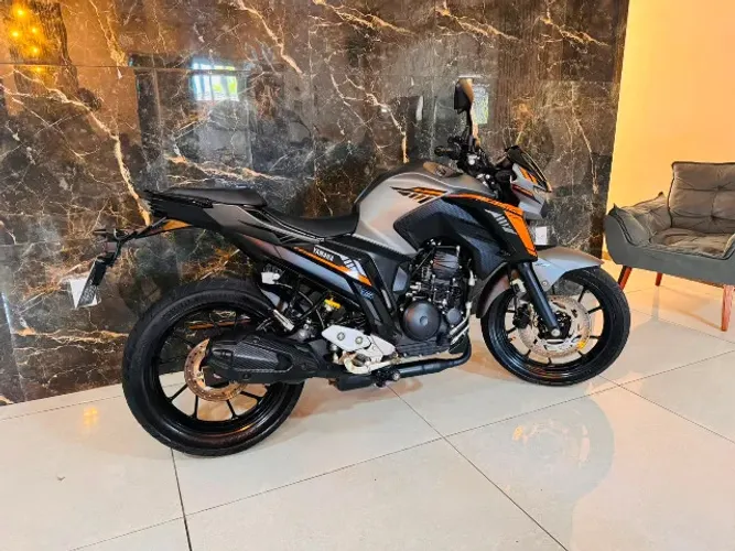 FZ25 2025