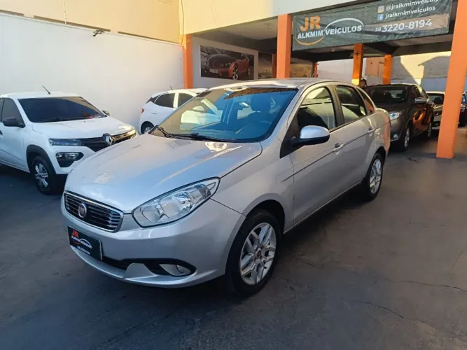 Fiat Grand Siena Essence Dual. 1.6 Flex 16V 2018