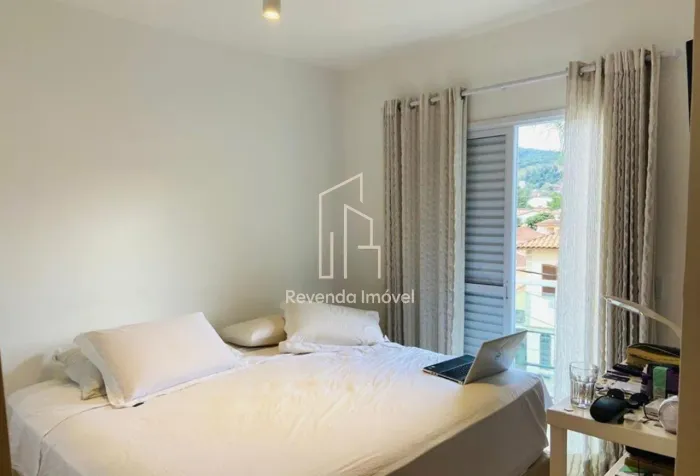 Casa à venda na Vila Rosa, São Paulo-SP: 3 quartos, 3 suítes, 1 sala, 4 banheiros, 2 vagas