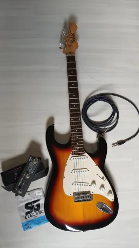 Vende-se Guitarra e pedaleira