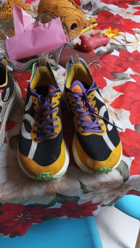 estou vendendo dois tênis feminino olímpico original
