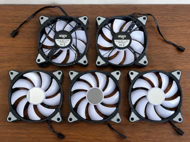 5 Fans Aigo Ar12 Pro